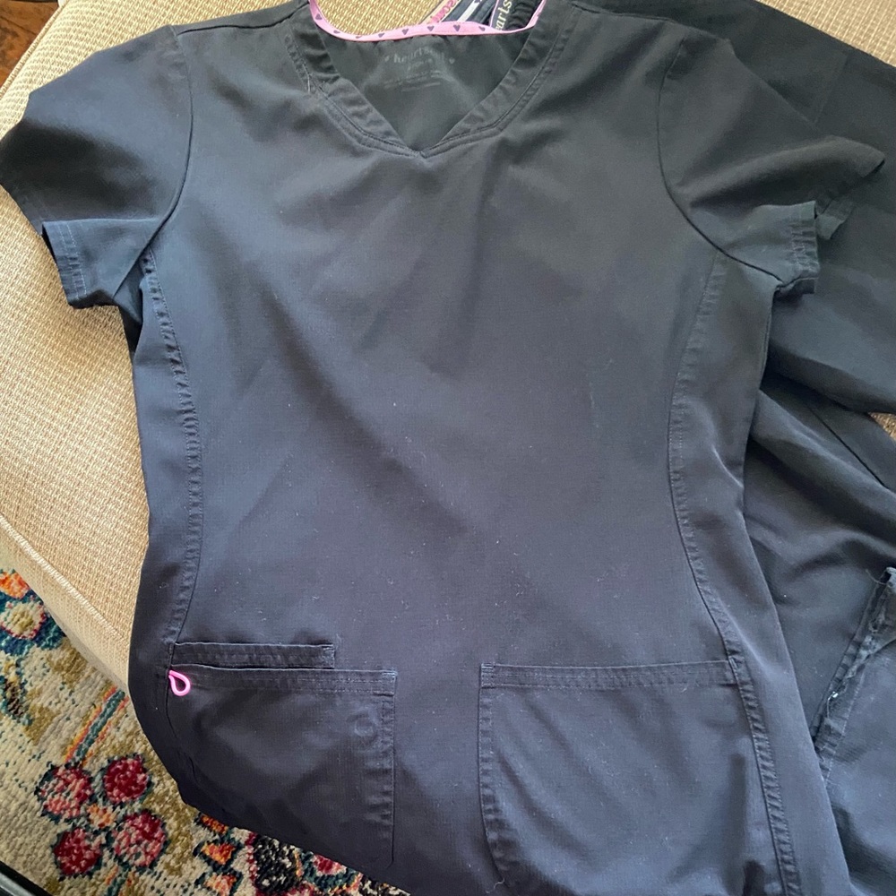 Black scrubs